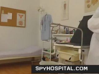 Eldret gyno dr. med en skjult kamera